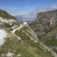 E’ il classico e famoso attraversamento da Limone a Monesi su vecchie strade militari che corrono sul crinale delle montagne che uniscono le due località.Si parte sui 1400 m di […]